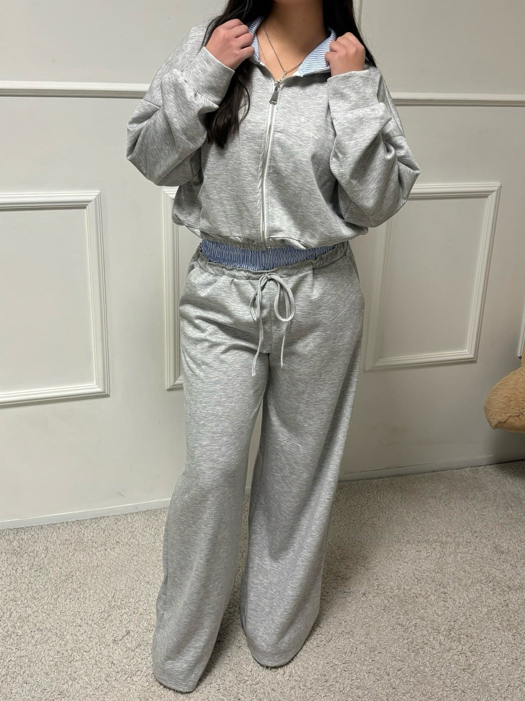 Ensemble jogging à capuche Malya [gris]